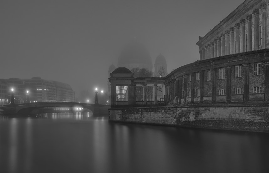 Berlin Night Nightphotography inner City bnw black and white blackandwhite